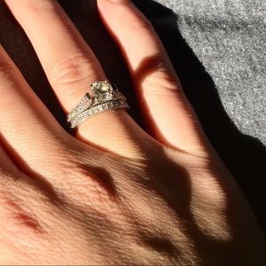 Wedding ring/engagement band